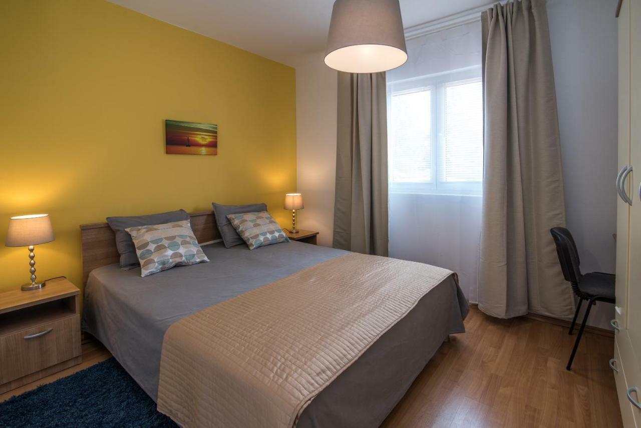 Apartments Sanjin Kornic Bagian luar foto