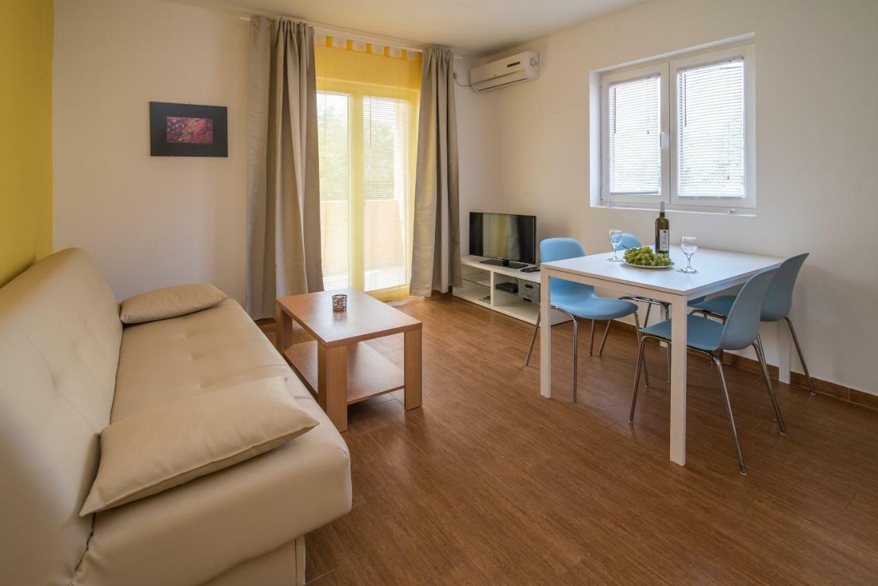 Apartments Sanjin Kornic Bagian luar foto
