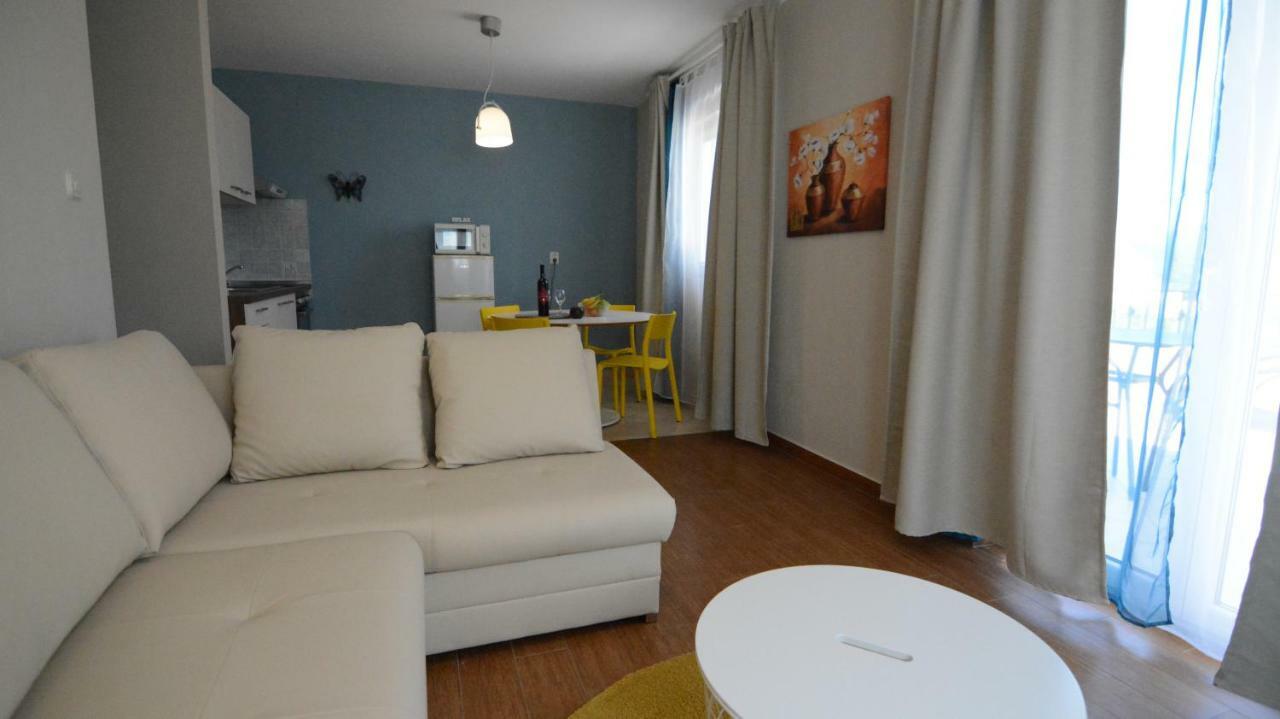 Apartments Sanjin Kornic Bagian luar foto